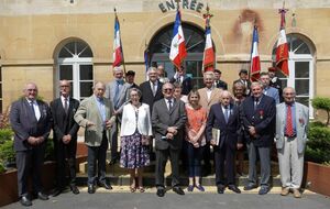 Bergerac - Remise de la médaille de bronze à M. André ROUBY